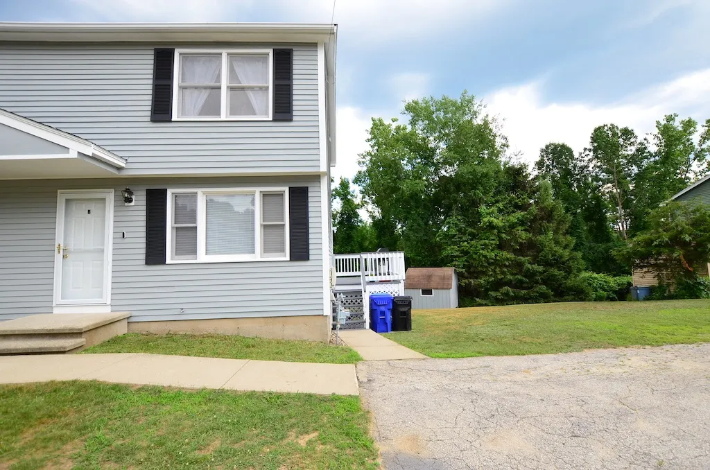 146b Barretts Hill Road Hudson NH 03051