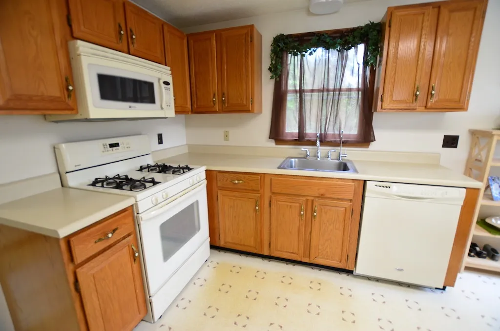 146b Barretts Hill Road Hudson NH 03051