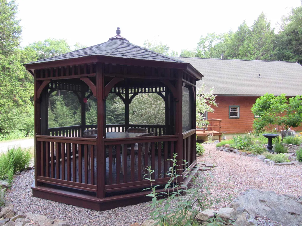 672 Oxbow Road Hinsdale NH 03451