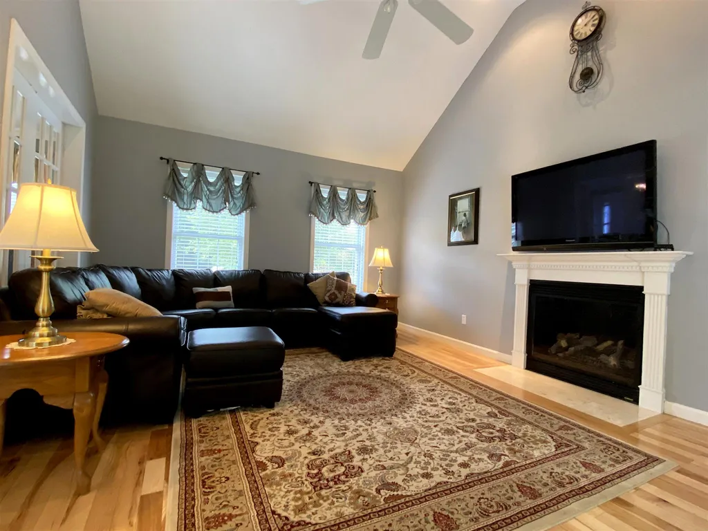19 Bainbridge Drive Concord NH 03301