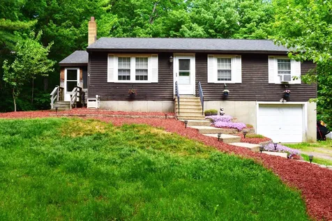 6 Lincoln Drive Raymond NH 03077