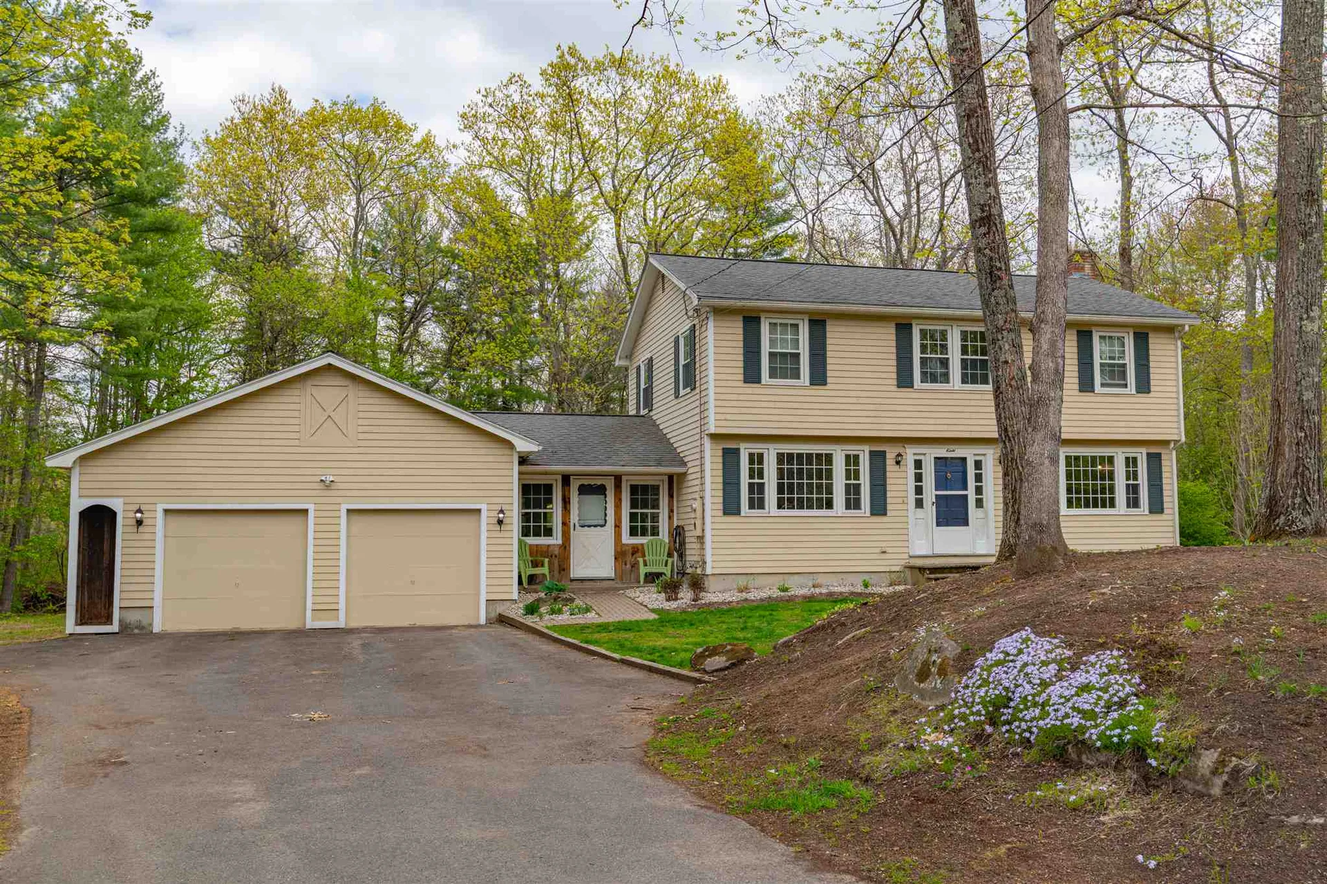 8 Acropolis Avenue Londonderry NH 03053