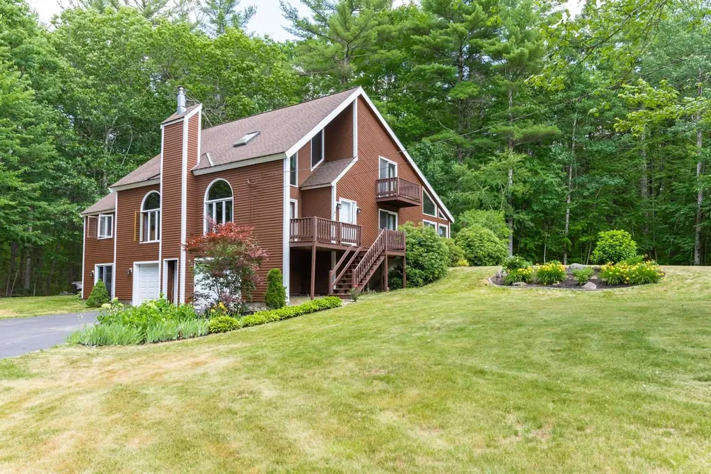 8 Rideout Lane Brookline NH 03033