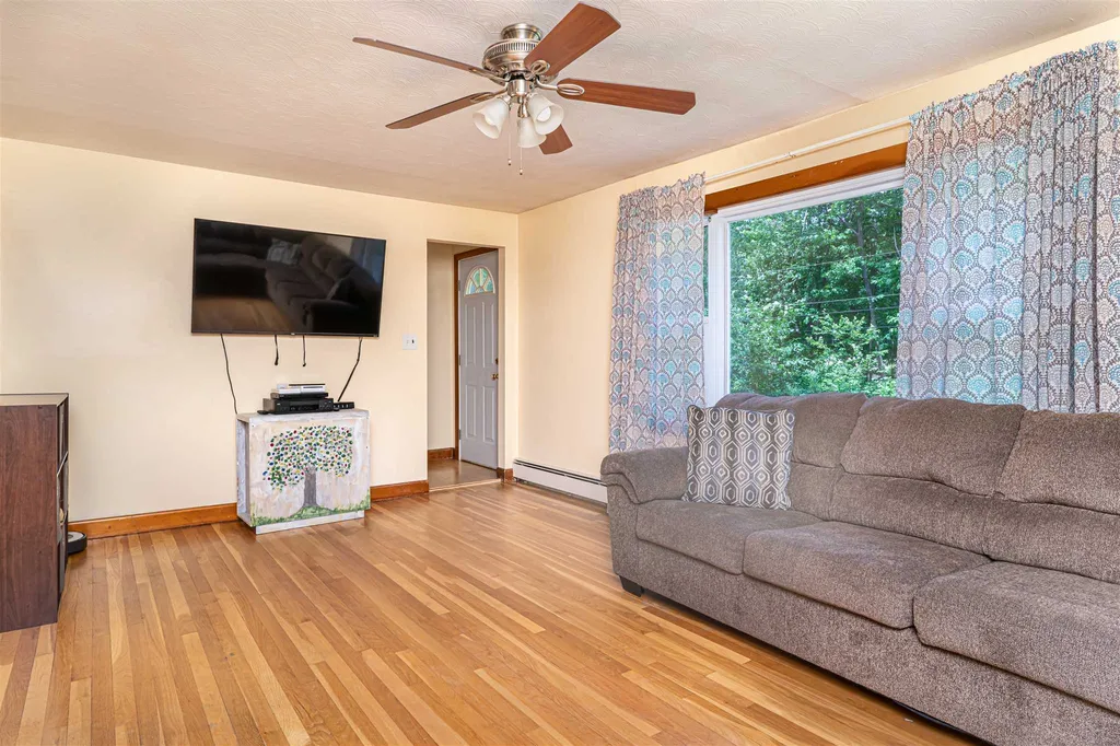 29 Sandy Lane Dover NH 03820