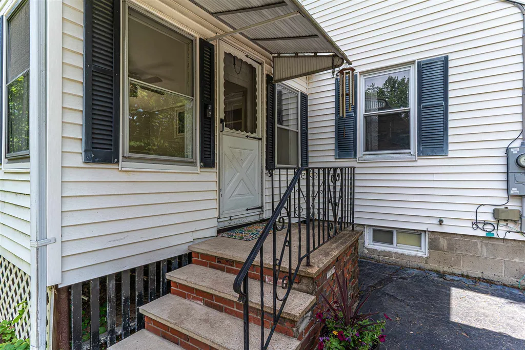 29 Sandy Lane Dover NH 03820