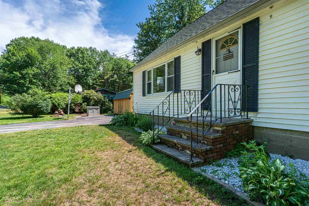 29 Sandy Lane Dover NH 03820
