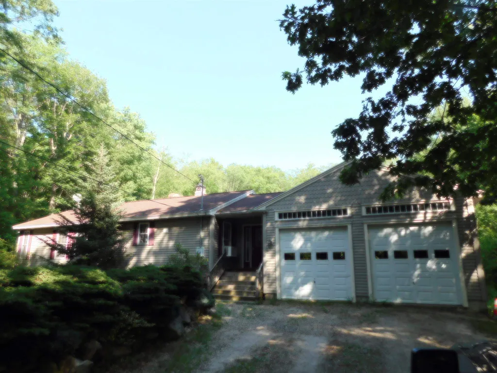 16 Willow Road Barrington NH 03825