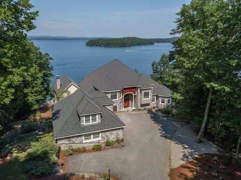 40 Dinsmoor Point Road Gilford NH 03249