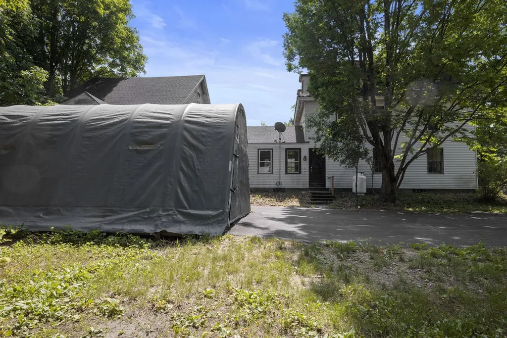 36 Pleasant Street Farmington NH 03835