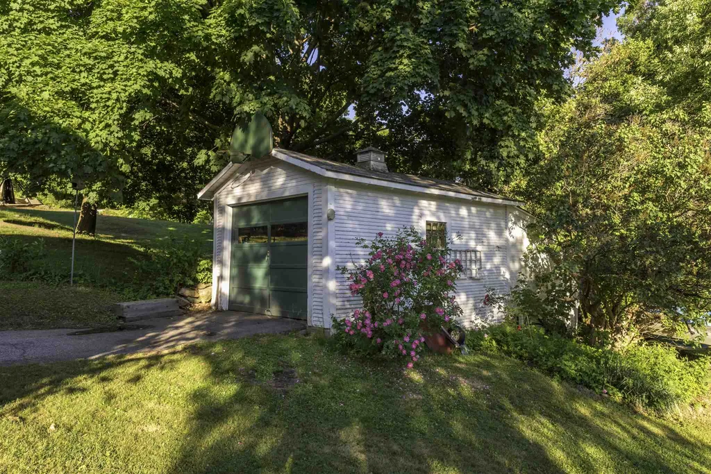 19 Highland Avenue Newport NH 03773