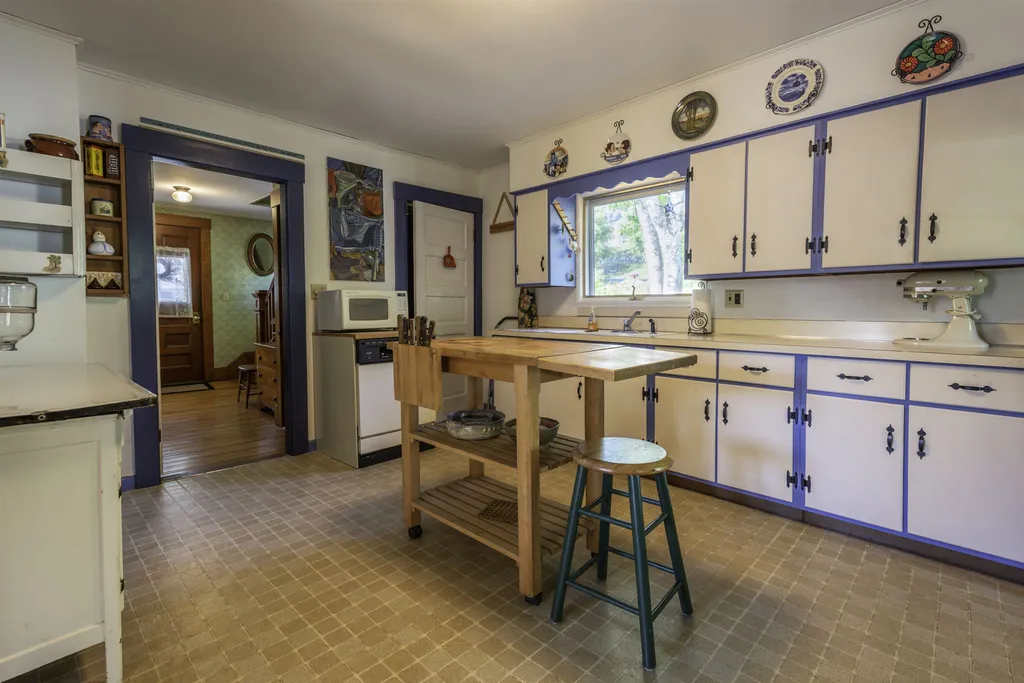 19 Highland Avenue Newport NH 03773