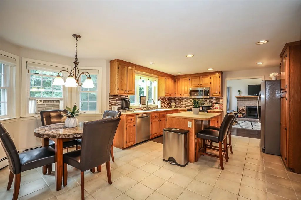16 Buttonwood Drive Derry NH 03038