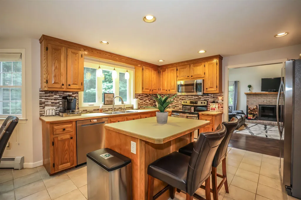 16 Buttonwood Drive Derry NH 03038