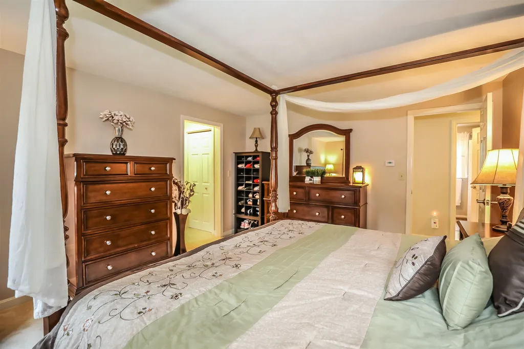 16 Buttonwood Drive Derry NH 03038