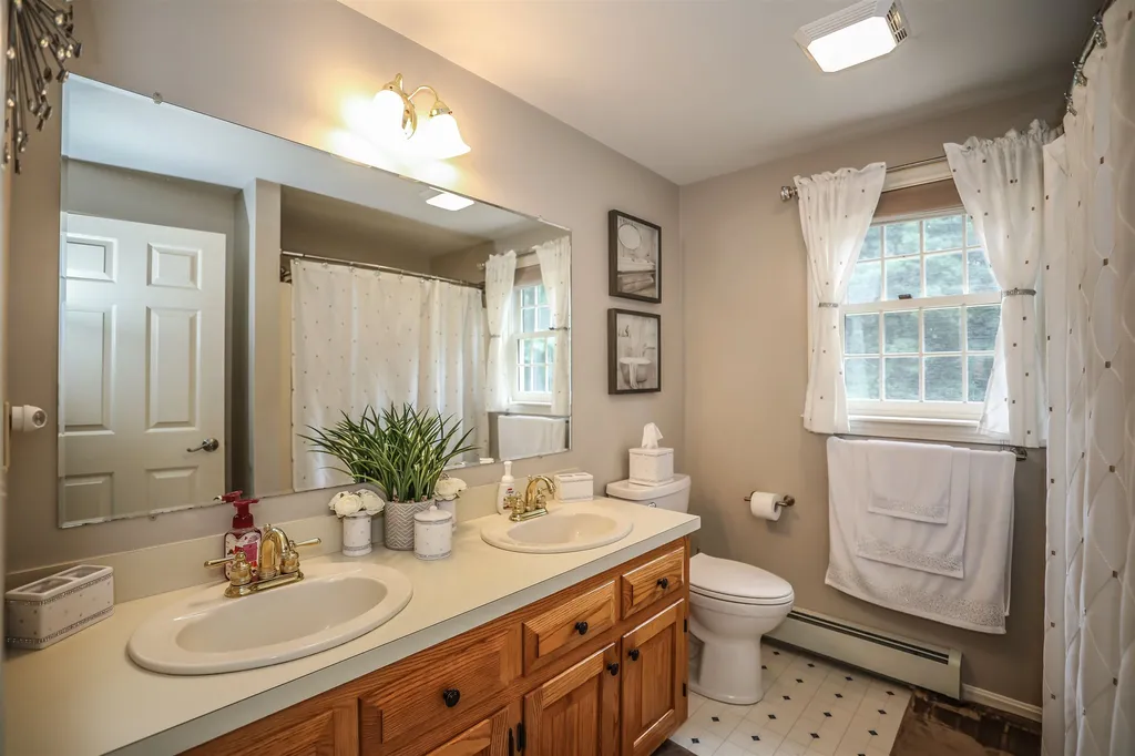 16 Buttonwood Drive Derry NH 03038