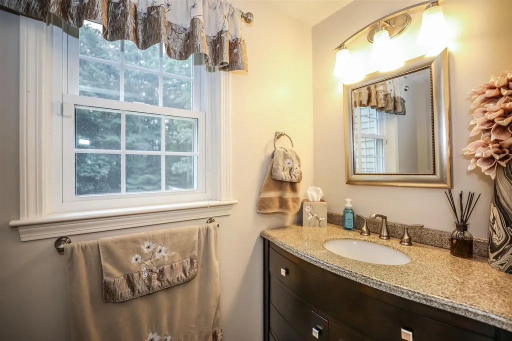 16 Buttonwood Drive Derry NH 03038