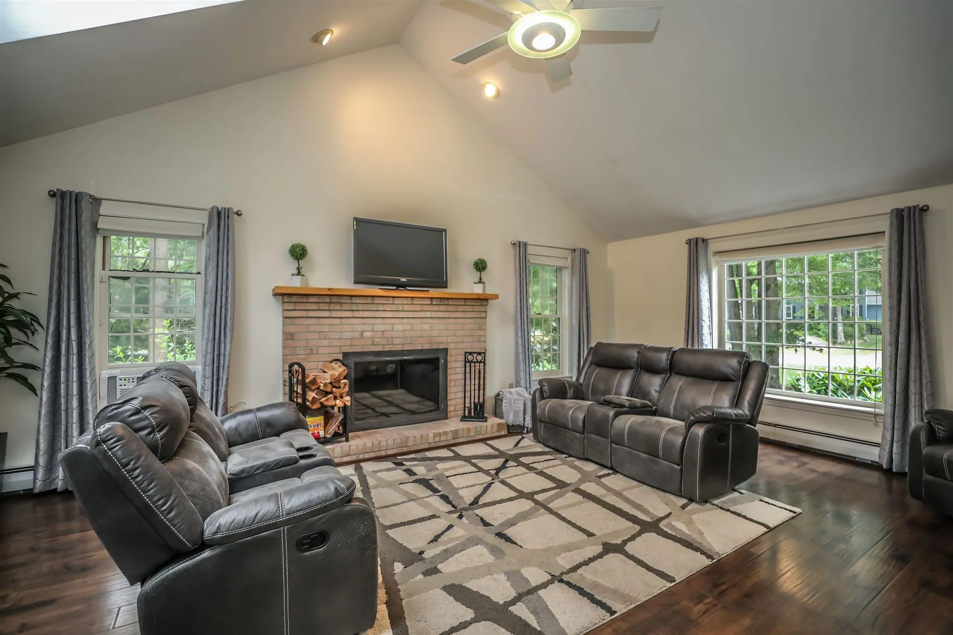 16 Buttonwood Drive Derry NH 03038