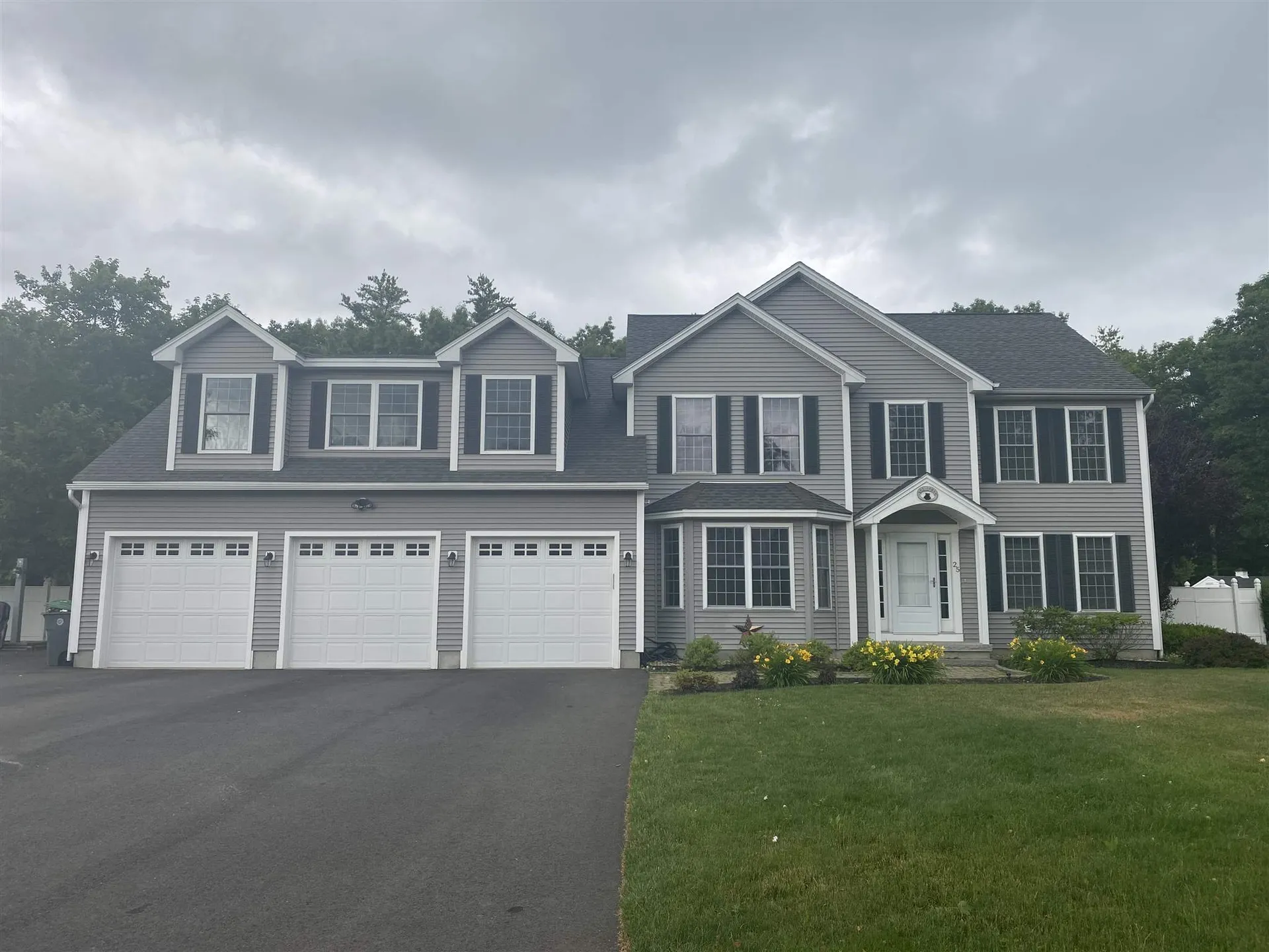 25 Stirling Avenue Hooksett NH 03106