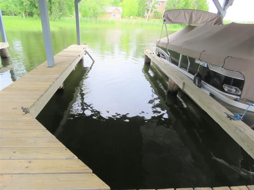 197 Farrants Point Newport City VT 05855