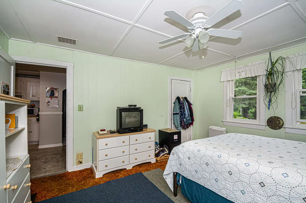 15 Atkinson Road Salem NH 03079-1803