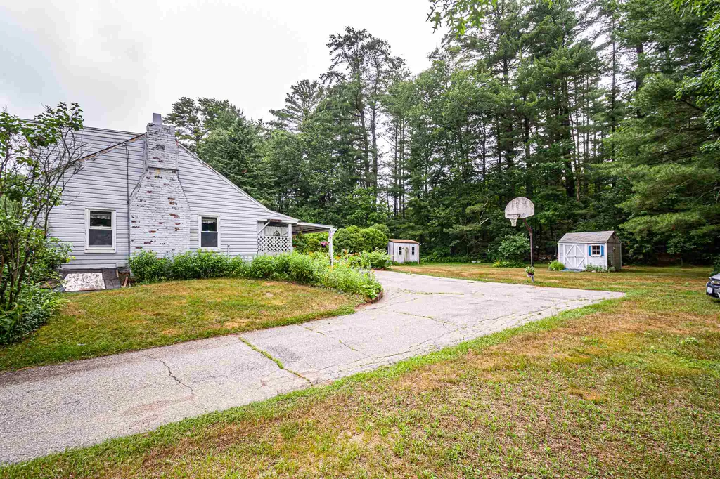 15 Atkinson Road Salem NH 03079-1803