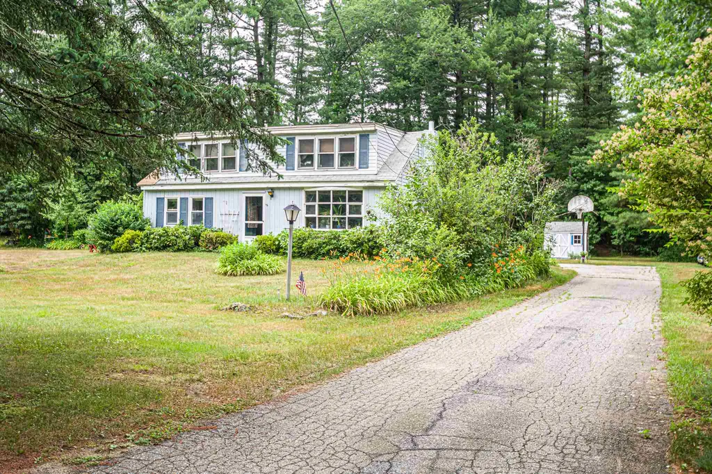 15 Atkinson Road Salem NH 03079-1803
