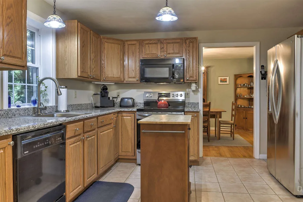 27 Meetinghouse Road Keene NH 03431