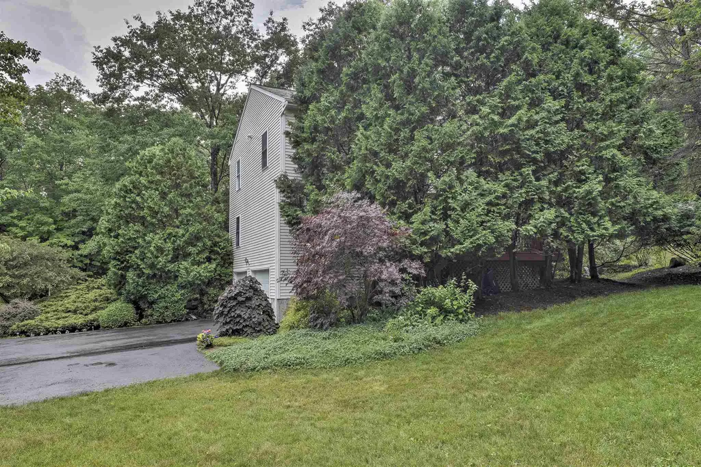 27 Meetinghouse Road Keene NH 03431