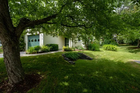 26 Eastman Farm Road Burlington VT 05408