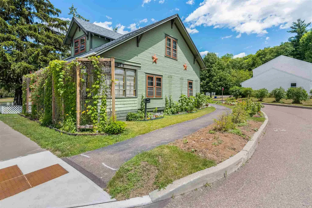 325 Ethan Allen Parkway Burlington VT 05408