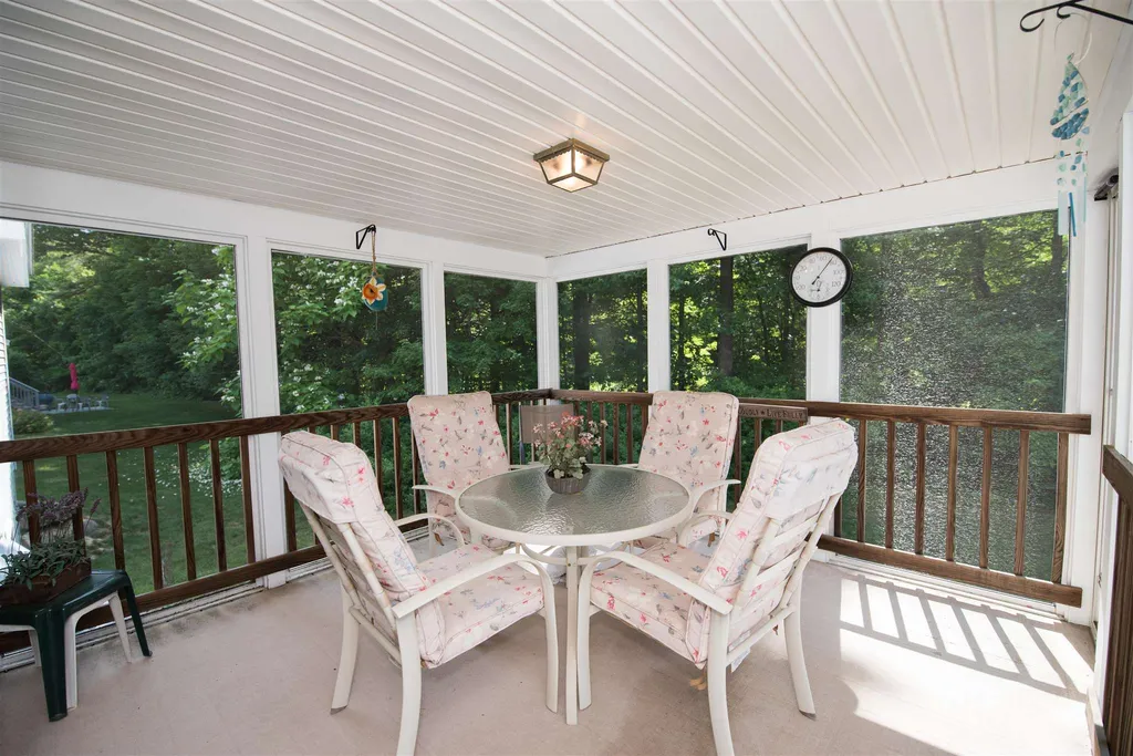 23 Saint John Lane Hampstead NH 03841