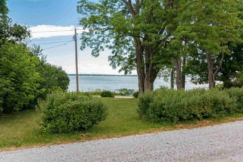 23 Mooney Drive Alburgh VT 05440