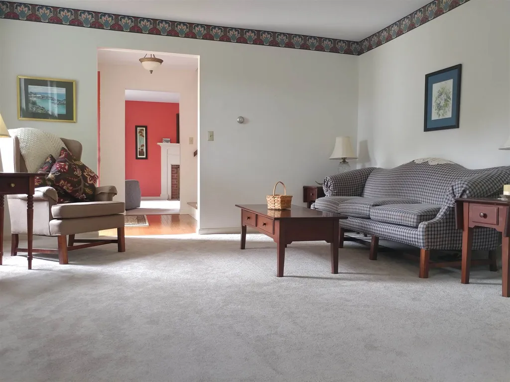 5 Robin Lane East Kingston NH 03827