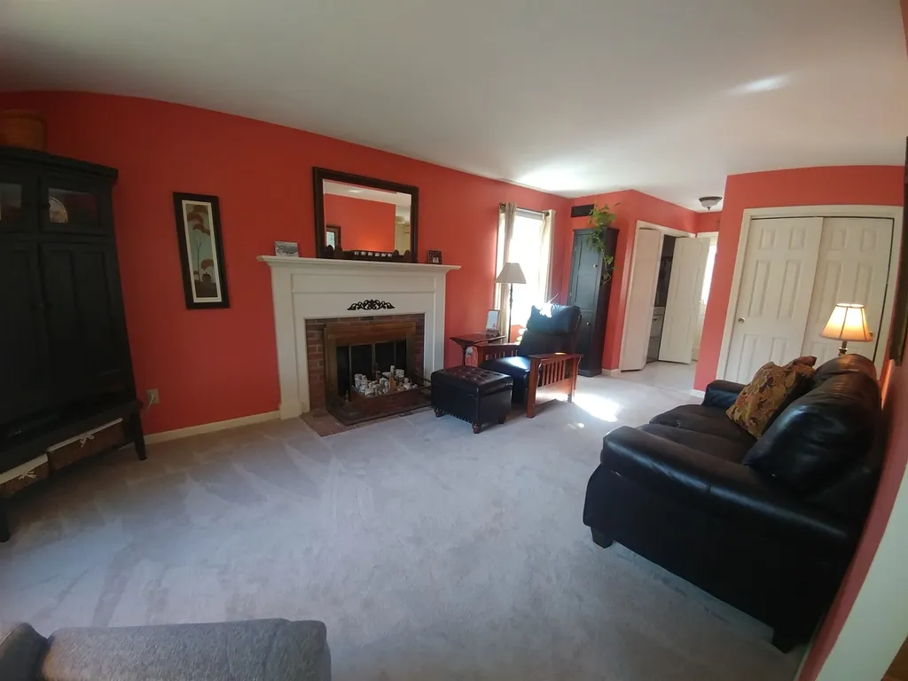 5 Robin Lane East Kingston NH 03827