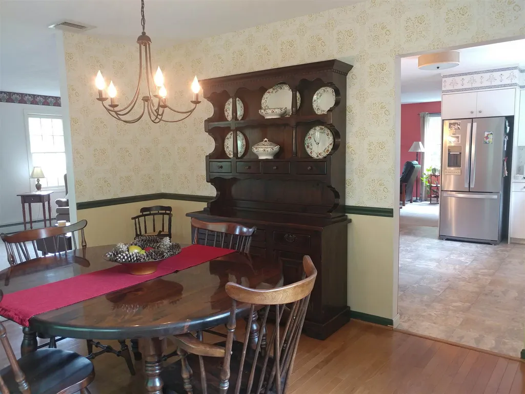 5 Robin Lane East Kingston NH 03827