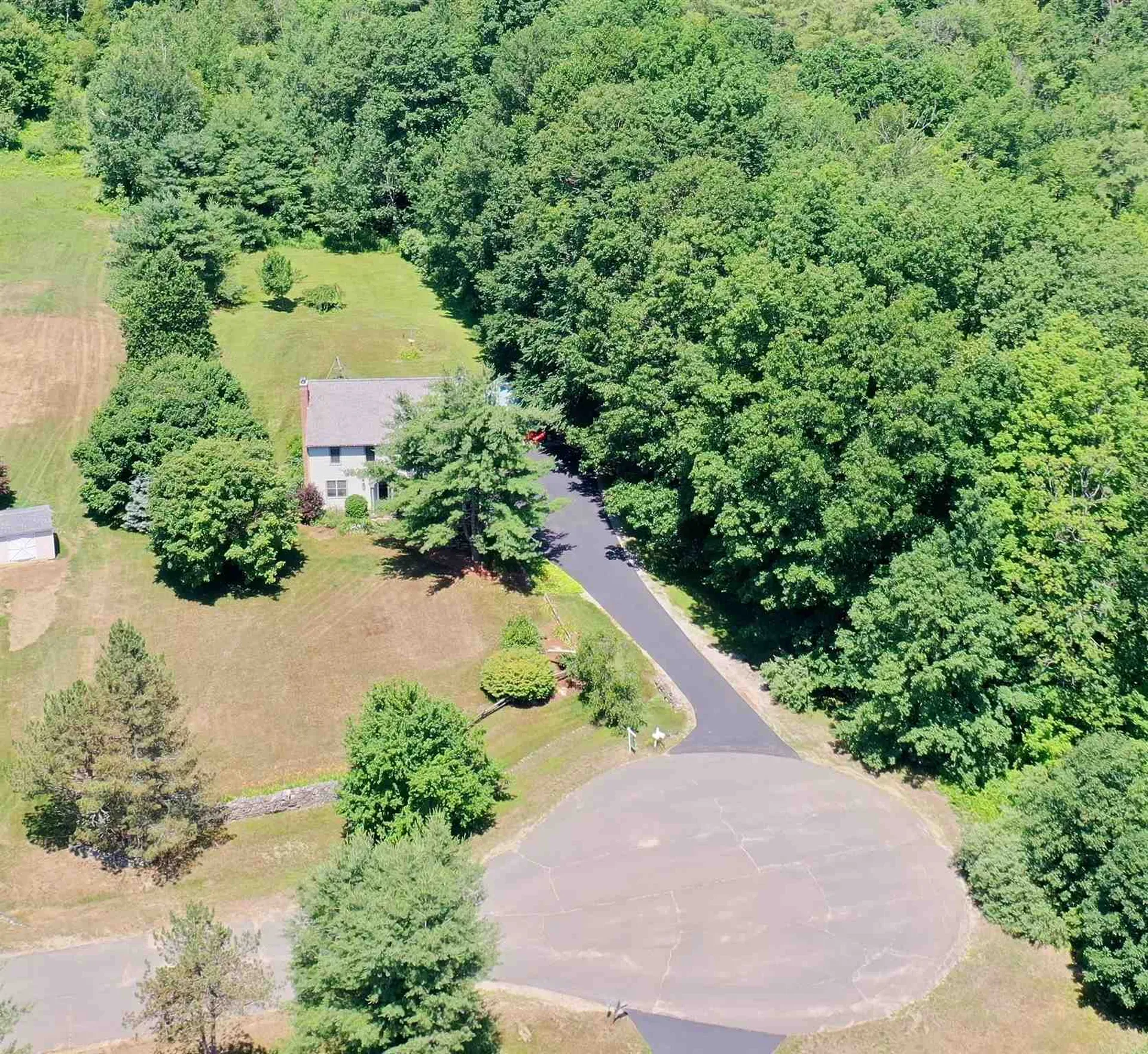 5 Robin Lane East Kingston NH 03827