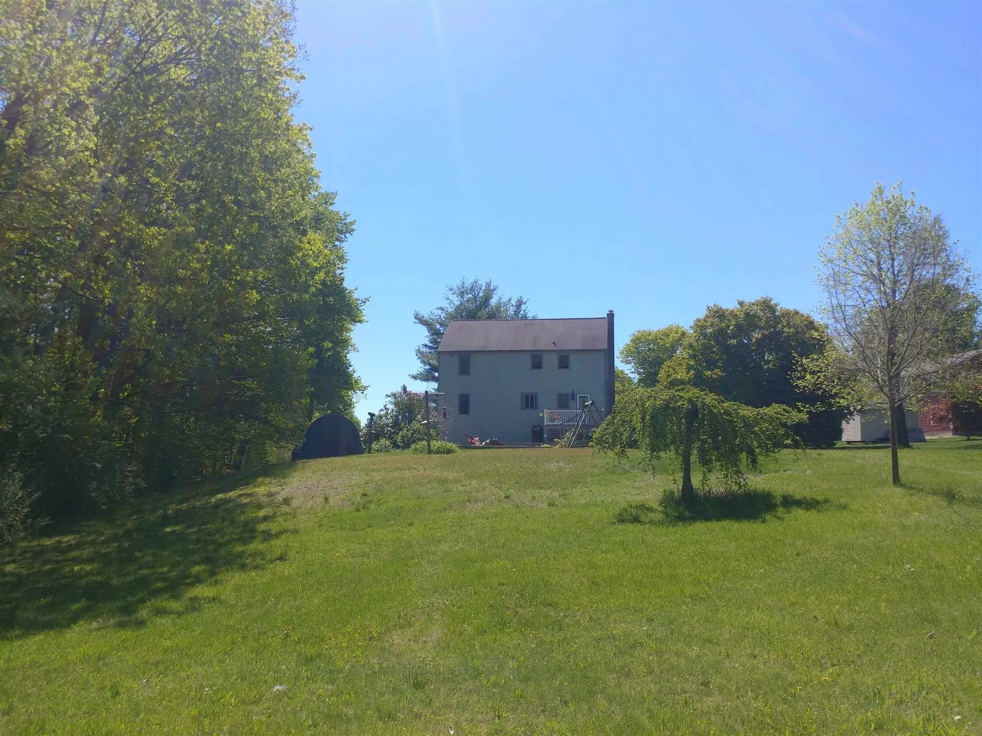 5 Robin Lane East Kingston NH 03827