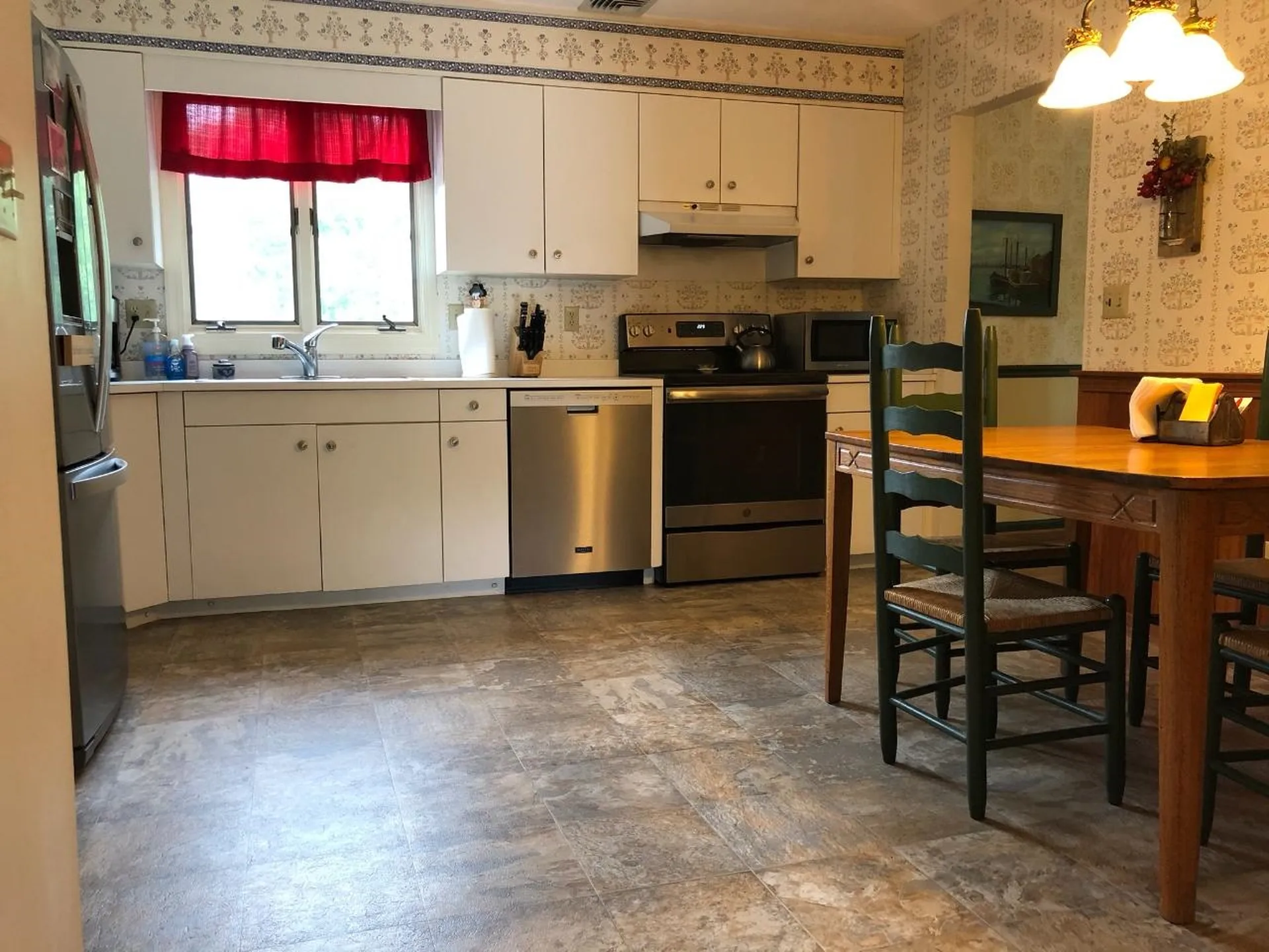 5 Robin Lane East Kingston NH 03827
