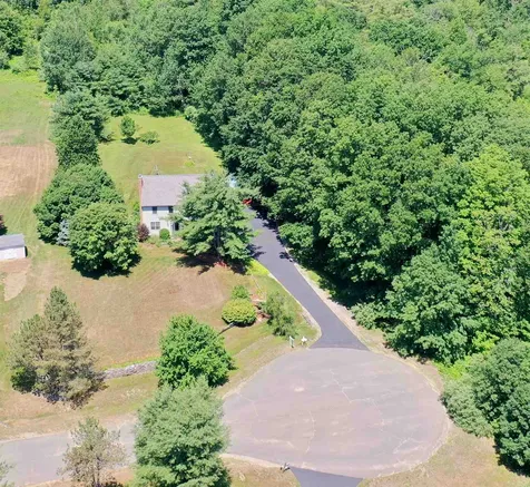 5 Robin Lane East Kingston NH 03827