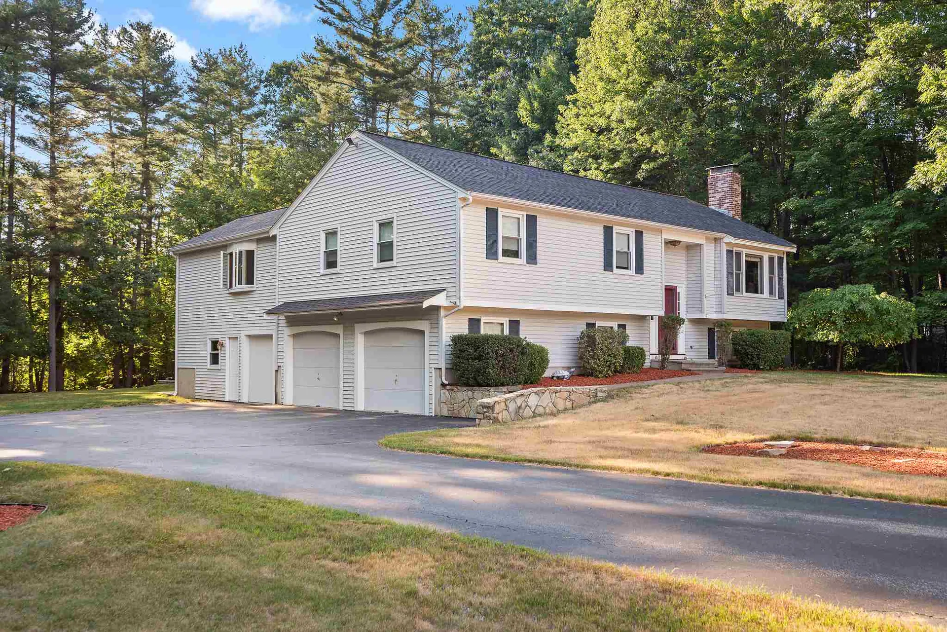 17 Skylark Drive Derry NH 03038