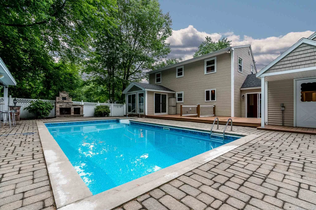 3 Goonan Road Hooksett NH 03106