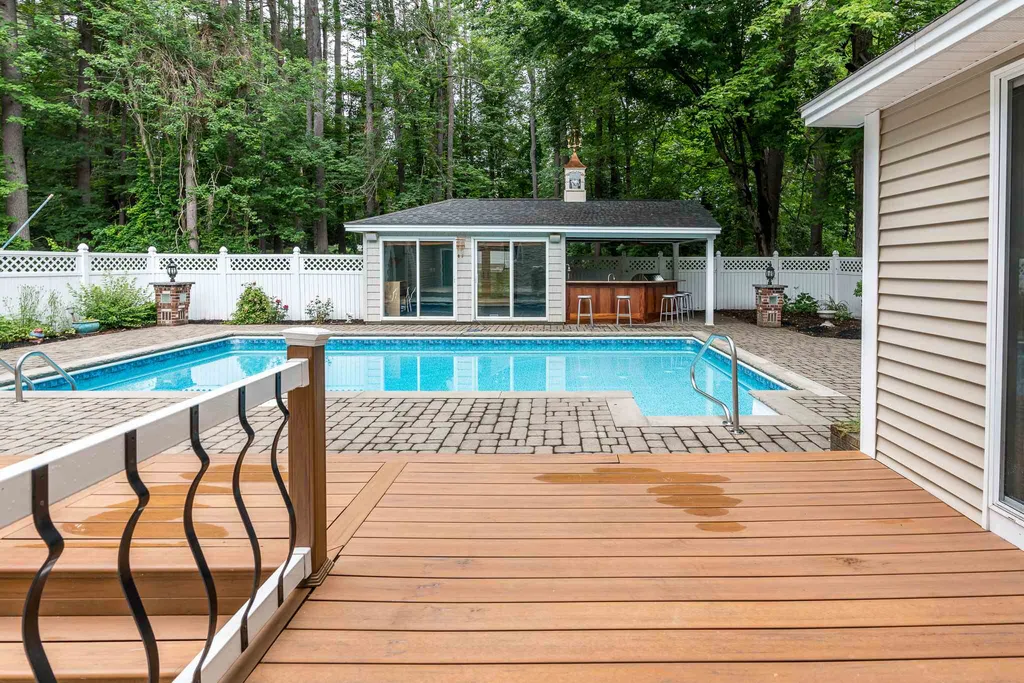 3 Goonan Road Hooksett NH 03106