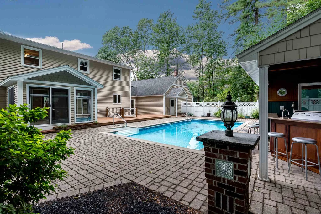 3 Goonan Road Hooksett NH 03106