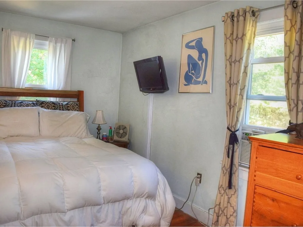 27 Clinton Street South Burlington VT 05403
