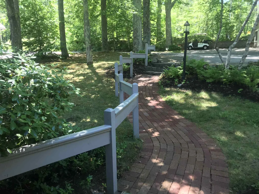 11 Walts Lane Wolfeboro NH 03894