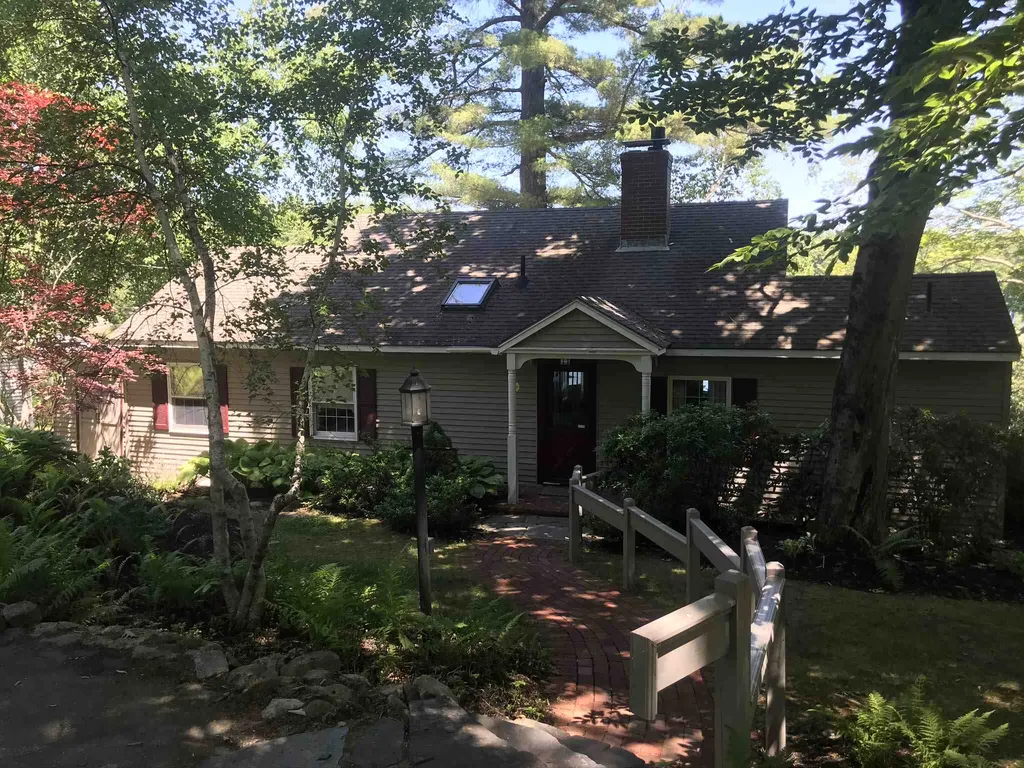 11 Walts Lane Wolfeboro NH 03894