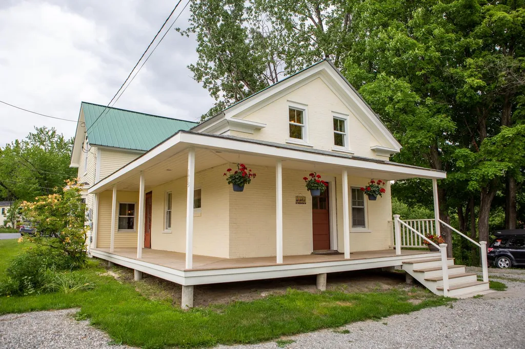 178 Richmond Road Hinesburg VT 05461