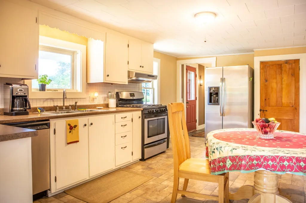 178 Richmond Road Hinesburg VT 05461