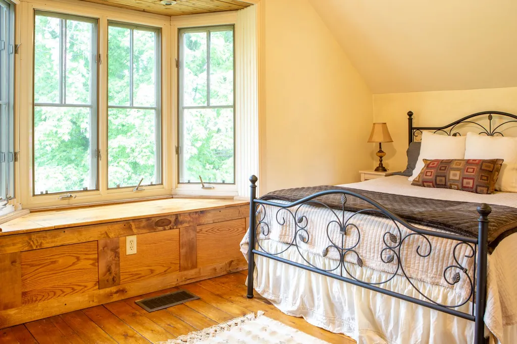 178 Richmond Road Hinesburg VT 05461