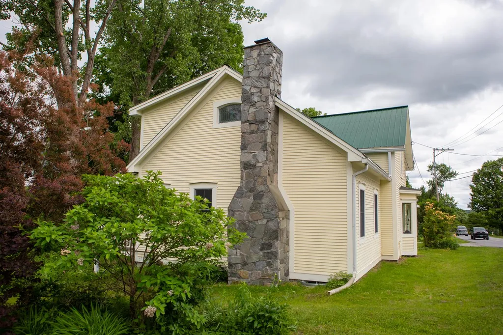 178 Richmond Road Hinesburg VT 05461
